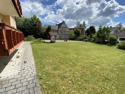 Blick aufs Grundstück - 