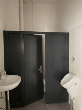 Separate Herrentoilette - Büro mit 72,00 m&sup2; in Hannover zur Miete