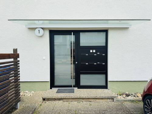 Hauseingang - Etagenwohnung mit 72,80 m&sup2; in Bad Friedrichshall zum Kaufen