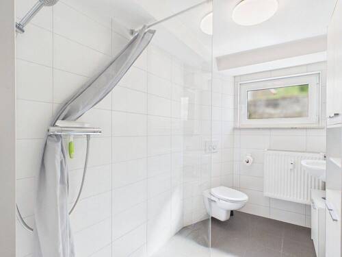 Badezimmer mit Tageslicht - 
