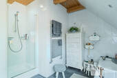 Vollbad mit Dusche - 