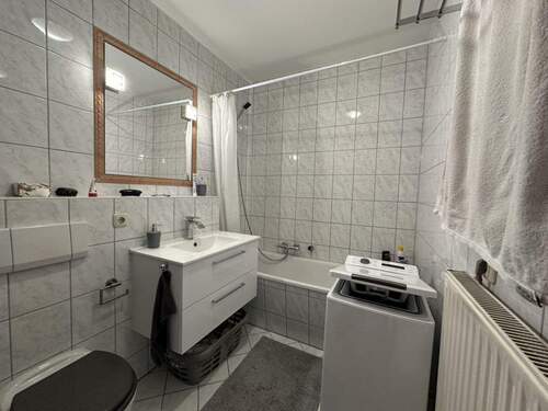 Bad - 3 Zimmer Etagenwohnung in Gera