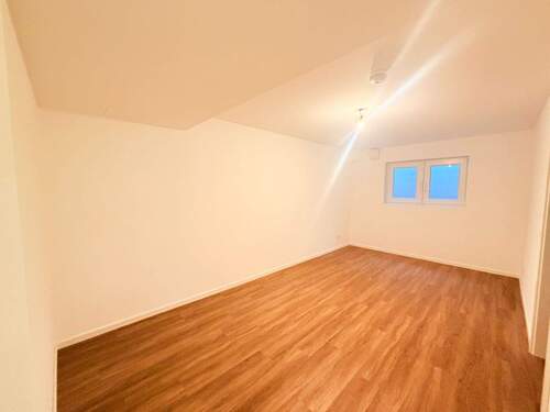 Gästezimmer/ Büro - Terrassenwohnung mit 128,00 m² in Poing zur Miete