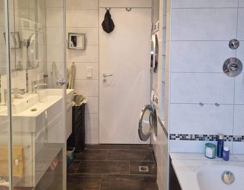 Bad-WC-Dusche - Ansicht 2 - 