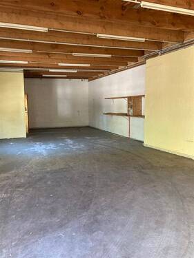 Innenansicht Gewerbehalle - 