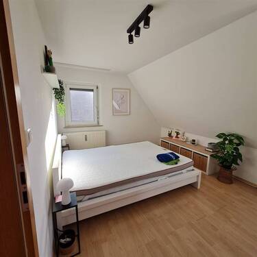 SCHLAFEN:~12,2m² Wfl./~15m² Gf - 