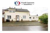 18348 Ansicht Portale - Einfamilienhaus mit Garage und Werkstatt - 3 Schlafzimmer & 2 Badezimmer - Pelletofen