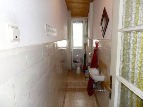 Gäste-WC - Etagenwohnung mit 100,00 m&sup2; in Ludwigshafen am Rhein zur Miete