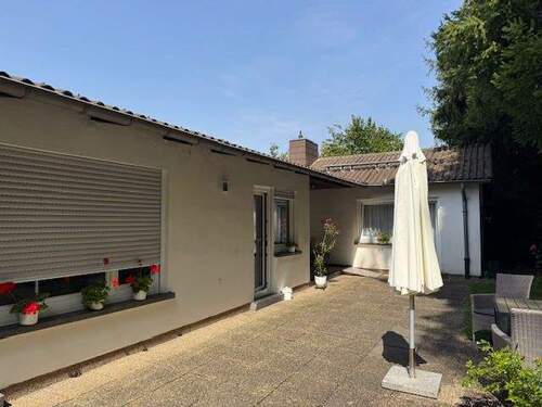 Hausansicht - 5 Zimmer Einfamilienhaus in Saarbrücken-Dudweiler