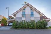 Hausfront_ - Geräumiges Einfamilienhaus in angenehmer Wohnlage von Salach!