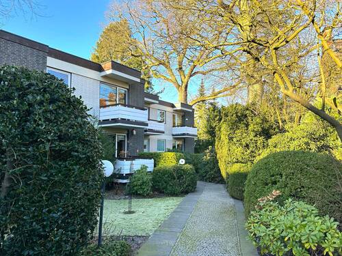Hausansicht - Exklusive 5-Zimmer-Wohnung mit drei Balkonen in begehrter Lage von Othmarschen