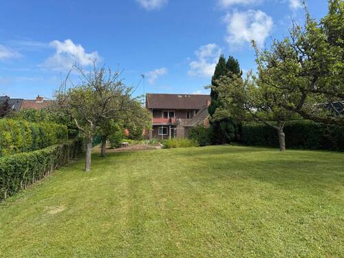 Foto Rückseite 1810.jpg - HEILIGENHAFEN 3-4 Zi.-Doppelhaushälfte, herrlicher, gr. Garten mit Obstbäumen, Balkon, Terrasse auf 840m² Grundstück