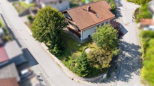 Drohnenansicht - 5 Zimmer Einfamilienhaus zum Kaufen in Deggendorf