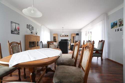 Wohn- und Esszimmer - 