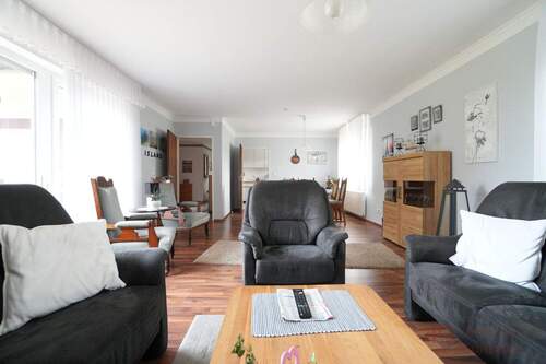 Wohn- und Esszimmer - 