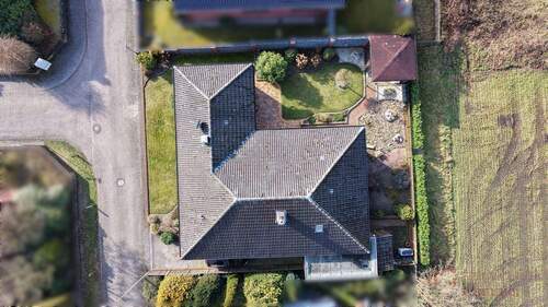 Luftaufnahme - Bungalow mit 106,60 m&sup2; in Neuenkirchen zum Kaufen