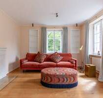 WEITLÄUFIG I 2.100 m² Grundstück - Charmantes Einfamilienhaus mit Flair - Icking Irschenhausen