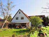 Rückseite vom Haus mit Blick auf der Terrasse - 