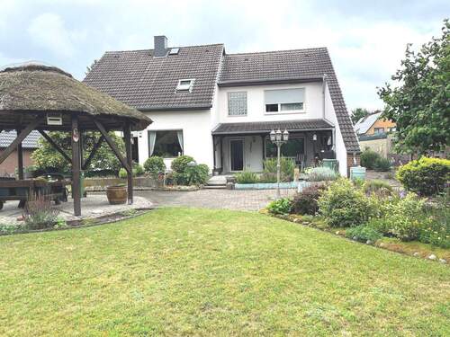 Ansicht - PERFEKT ! Schöne Lage ! EINFAMILIEN - HAUS auf sonnigem GRUNDSTÜCK in LANGWEDEL-Cluvenhagen