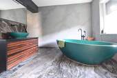 Badezimmer mit Wanne - 