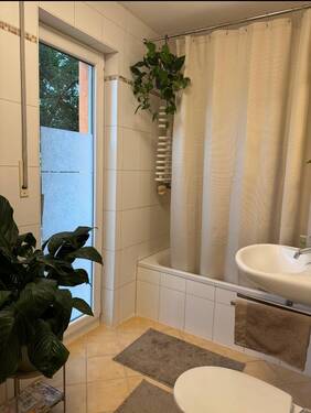 Badezimmer - Etagenwohnung mit 76,00 m² in Regensburg zur Miete