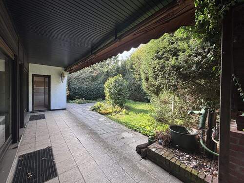 Blick in den Garten - 4 Zimmer Bungalow zum Kaufen in Willich