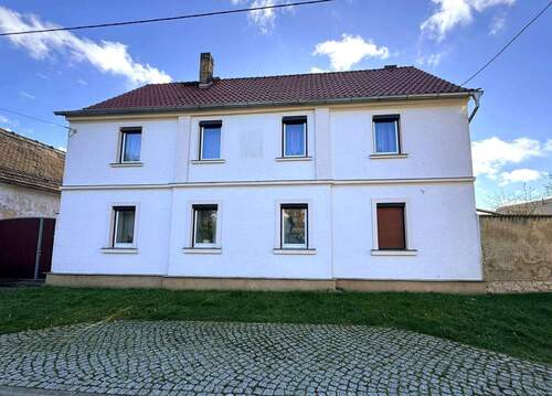 Bild 1 - Charmantes Einfamilienhaus mit Potential - 5 Zimmer & diverse Nebengebäude