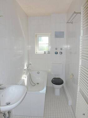 Bad (Beispielbild) - Etagenwohnung mit 57,00 m&sup2; in Döbeln zur Miete