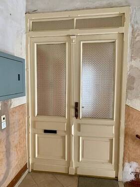 1.OG Wohnungstür - 