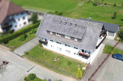 Außenansicht (3) - 1 Zimmer Mehrfamilienhaus, Wohnhaus in Lenzkirch