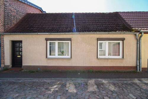 Außenansicht - 3 Zimmer Einfamilienhaus zum Kaufen in Gnoien