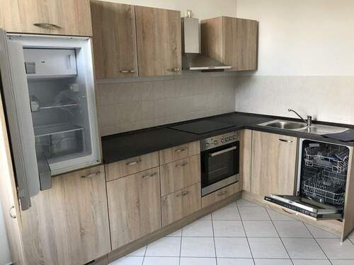 Küche - Bahnhofsnahe 3 RWE mit Einbauküche