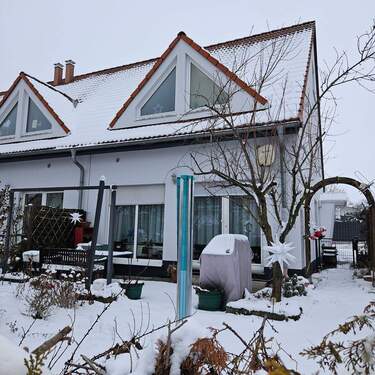 Gartenansicht - Gepflegtes Reihenendhaus mit Garten Terrasse und Stellplatz !