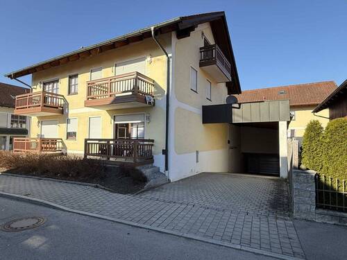 Tiefgaragen-Zufahrt - 