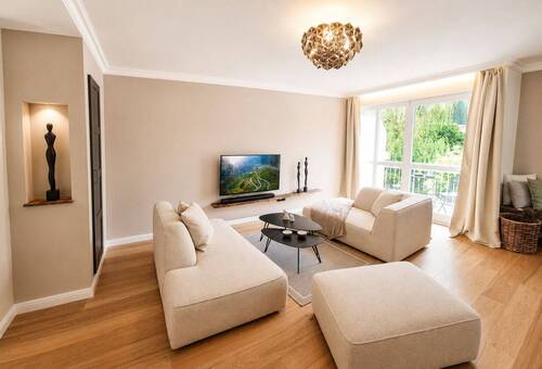 Wohnzimmer - 3 Zimmer Etagenwohnung zum Kaufen in München