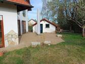 Terrasse und Gartenhaus - 