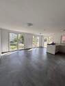 Bild 1 - Neubau Sonnige, moderne 3-Zi.-Wohnung mit Balkon, Einbauküche und Stellplatz