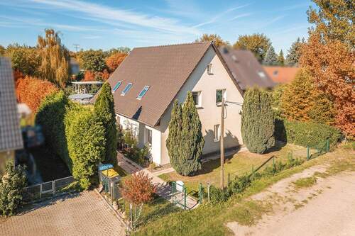 Hausansicht - 6 Zimmer Einfamilienhaus zum Kaufen in Brieselang