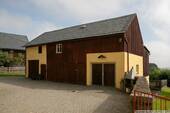 Ansicht Scheune - 7 Zimmer Mehrfamilienhaus, Wohnhaus in Elstra