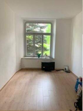 Kinder- oder Arbeitszimmer - Ab Februar 2026: Geräumige 3-Zimmer-Wohnung mit schöner Terrasse, Parkettboden und Kamin