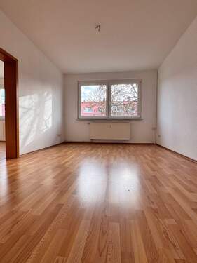 Wohnzimmer - 2 Zimmer Etagenwohnung zur Miete in Gera