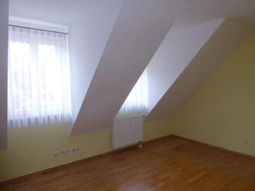 Bild2 - 3 Zimmer Etagenwohnung zum Kaufen in Neustadt/Aisch