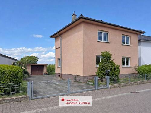 Hausansicht - Charmantes Einfamilienhaus in direkter Feldrandlage von Rauenberg-Malschenberg mit tollem Garten