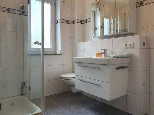Badezimmer - Etagenwohnung mit 55,00 m&sup2; in Reichenberg zur Miete
