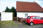 Westseite, Garage, Stellplätze - 5 Zimmer Einfamilienhaus zum Kaufen in Ottendorf-Okrilla