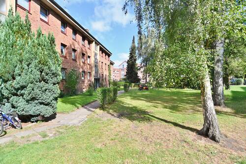 Außenansicht - Mehrfamilienhaus, Wohnhaus mit 2,33 m² in Lübeck zum Kaufen