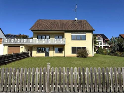 Haus mit zwei Wohneinheiten - 6 Zimmer Mehrfamilienhaus, Wohnhaus zum Kaufen in Trautskirchen