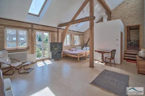 Schlafzimmer mit Bad - 1 Zimmer Mehrfamilienhaus, Wohnhaus in Potsdam