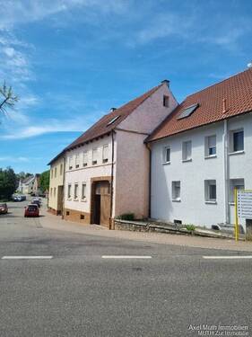 Außenansicht des Wohnhauses - 7 Zimmer Mehrfamilienhaus, Wohnhaus zum Kaufen in Eppingen