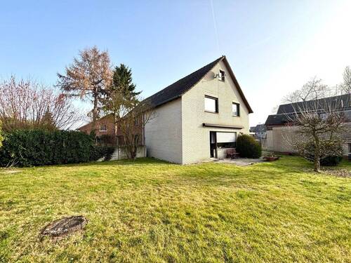 Außenansicht - Mehrfamilienhaus, Wohnhaus mit 250,00 m&sup2; in Hemmingen zum Kaufen